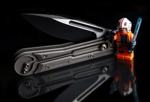 WE Knife Double Helix